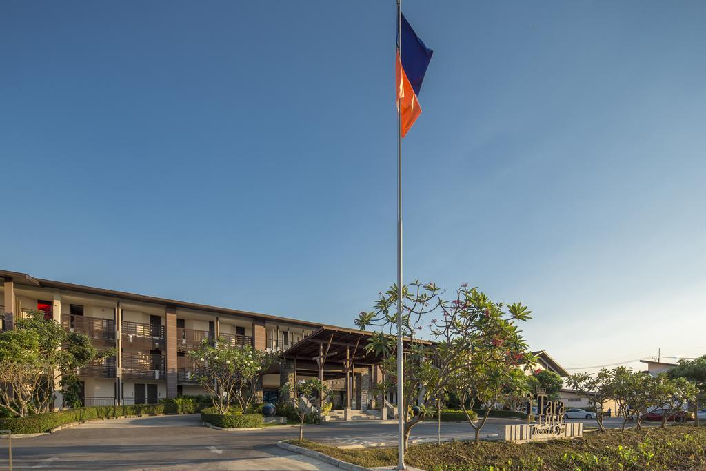 I Tara Resort & Spa Haad Chao Samran Eksteriør billede