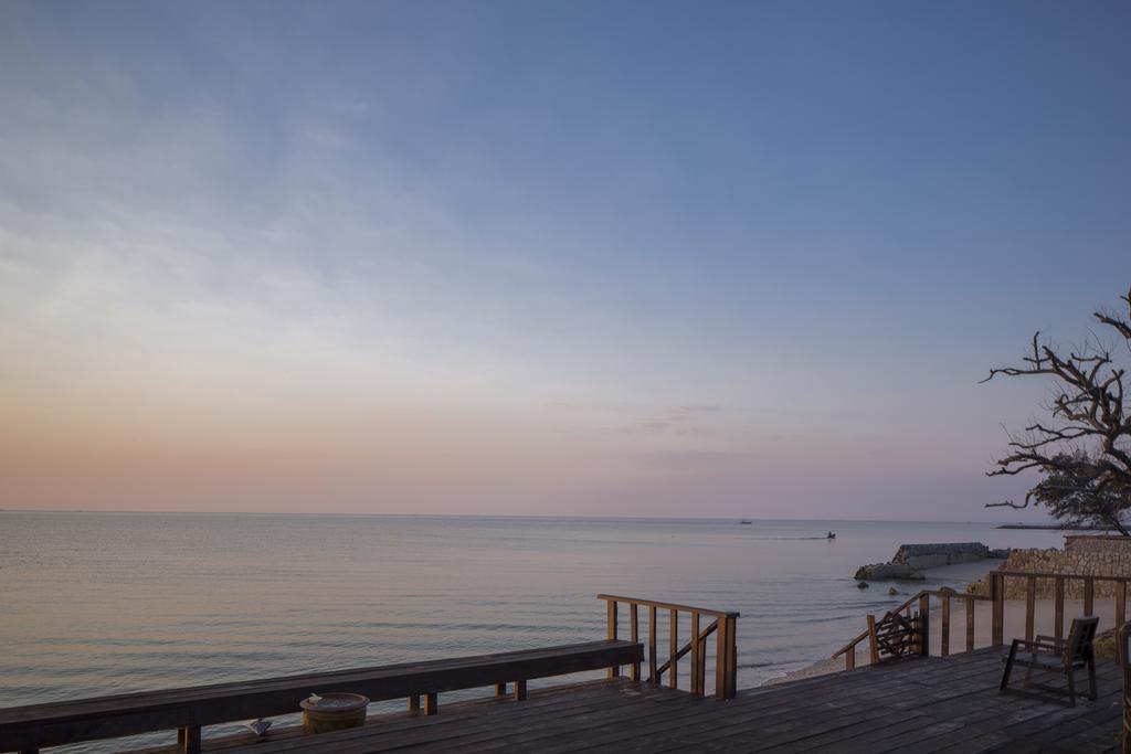 I Tara Resort & Spa Haad Chao Samran Eksteriør billede