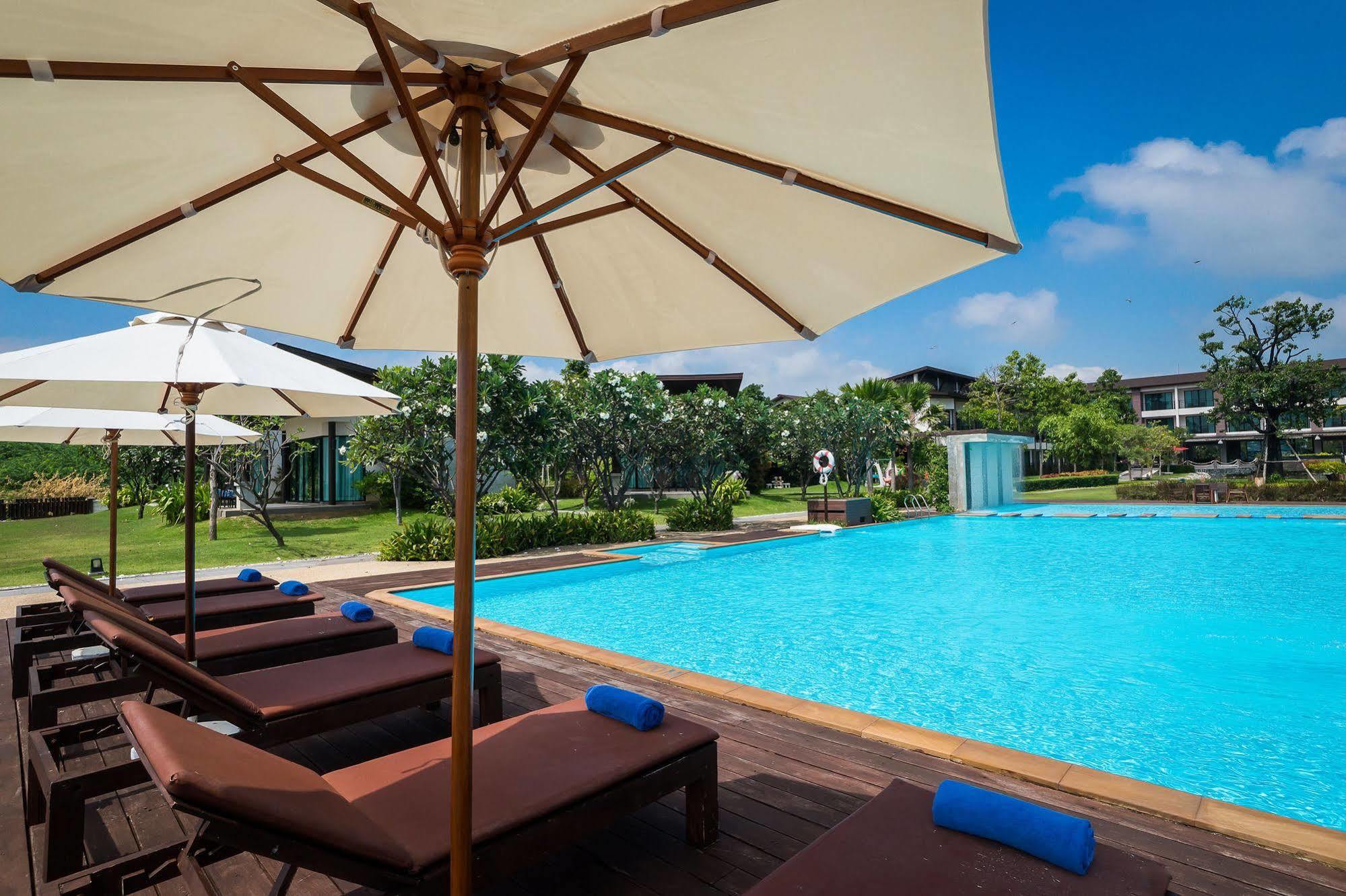 I Tara Resort & Spa Haad Chao Samran Eksteriør billede